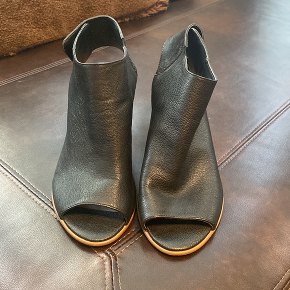 Like New Black Leather Peep Toe Block Heels - Picture 5 of 7